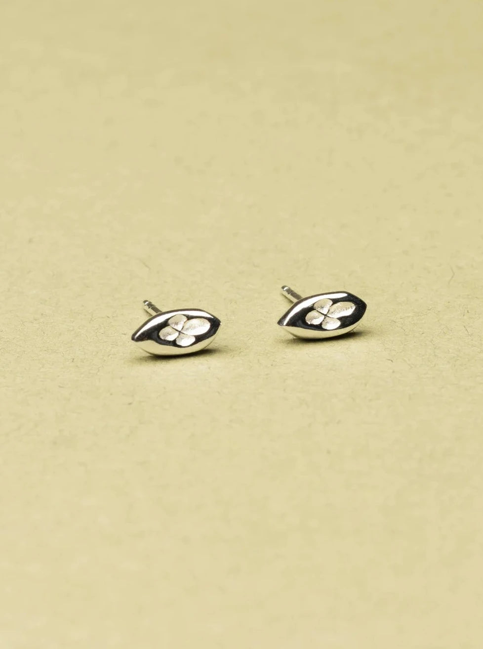 Mélliot stud earrings by La Manufacture