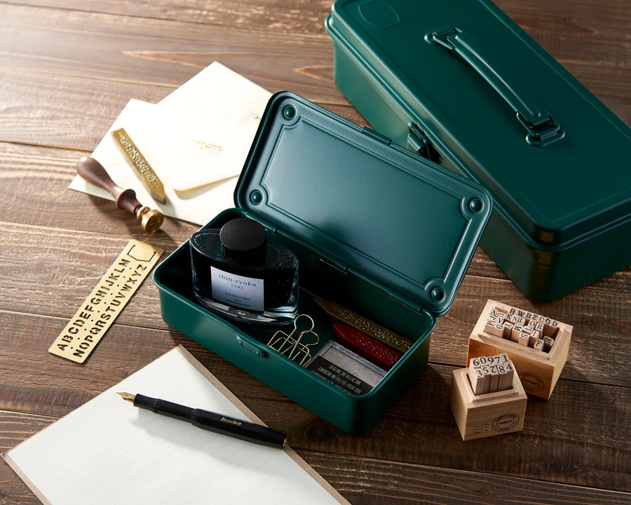 T-190 storage box by Toyo Steel