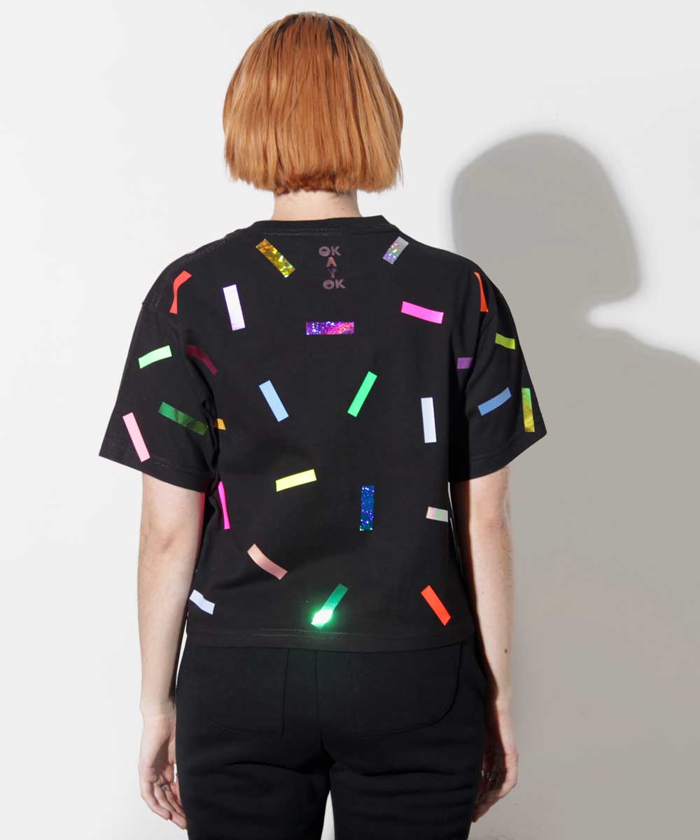 T-shirt boxy imprimé paillettes par OKAYOK