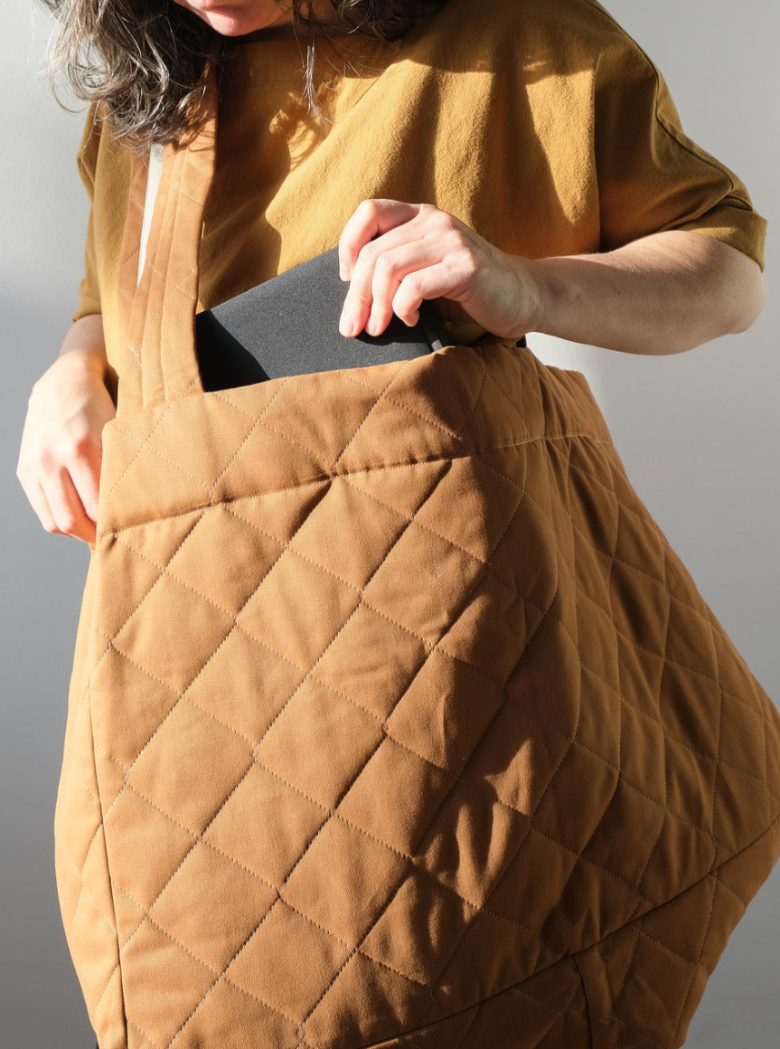 Giant quilted tote, caramel