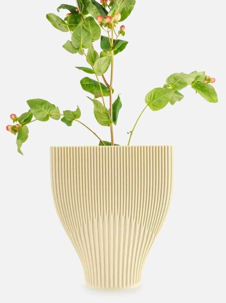 Fluke vase by Cyrc design