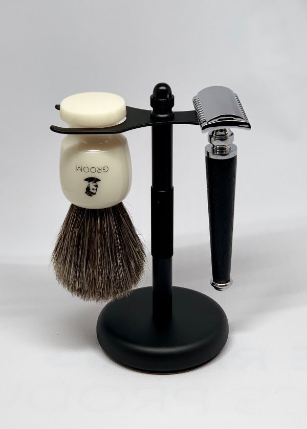 Razor & shaving brush holder by Groom