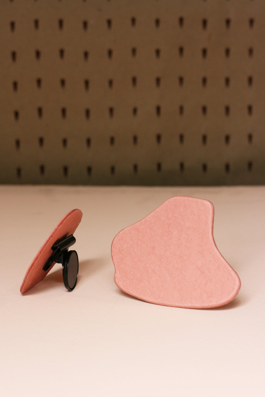 Magnetic clip, circular economy collection, pink