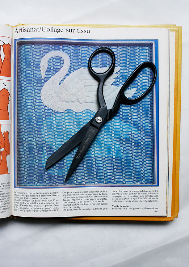 Black xylan scissors by Merchant & Mills