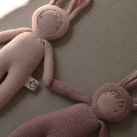 Mini poupée lapin par Ouistitine